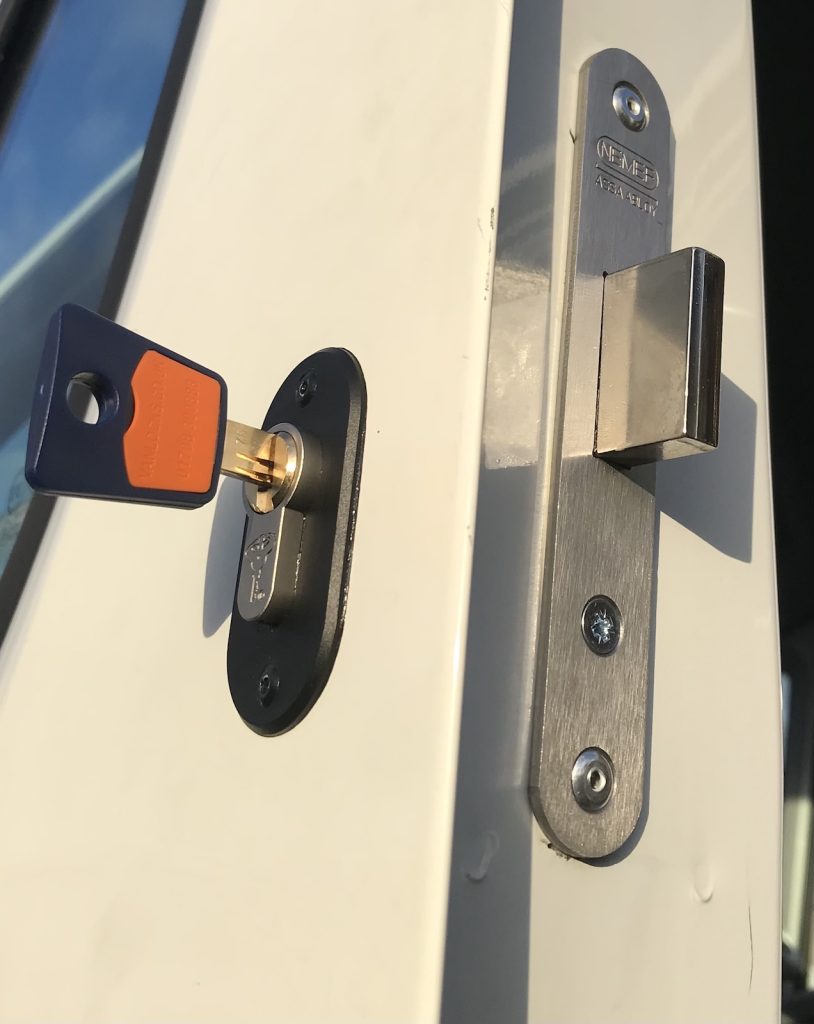 van deadlocks lock replacement