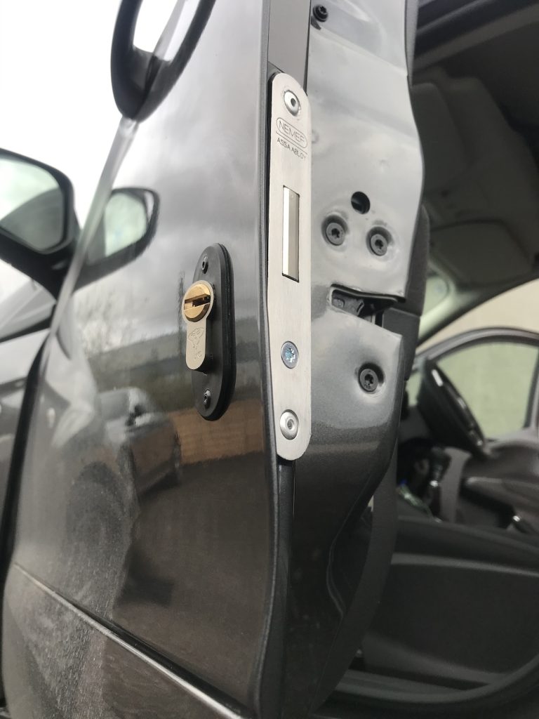 van deadlocks lock replacement